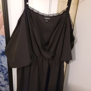 Torrid size 3 cold shoulder baby doll top